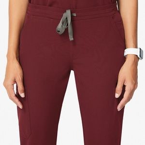 Figs Burgundy Yola XS Tall Scrub Pants